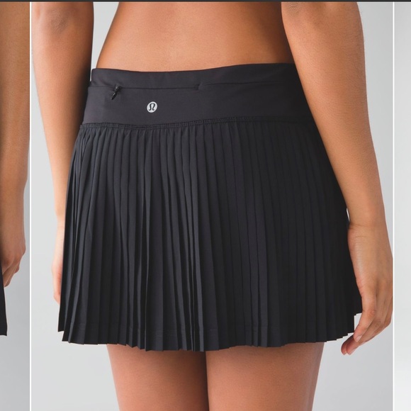 Lululemon Pleat To Street Skirt - Black - Size 8 - EUC - Picture 7 of 8